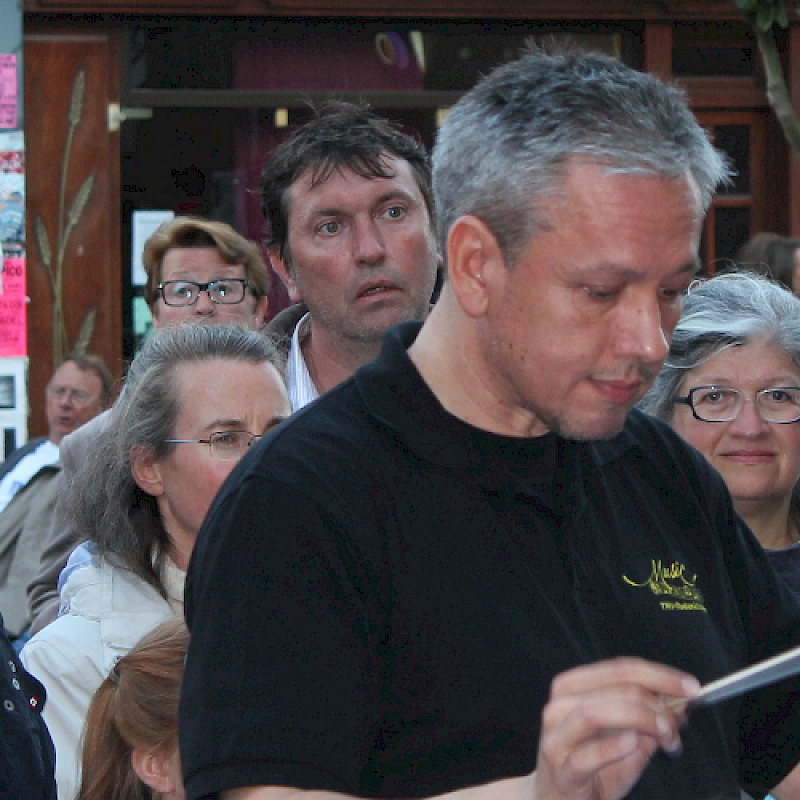 2011 Frankreich, Straßenkonzert in Dieppe